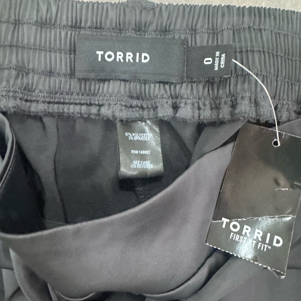 NWT Torrid Crape High Waist Pant with tie belt size large - Picture 4 of 5